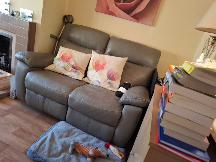 2 x matching leather 2 seater sofas