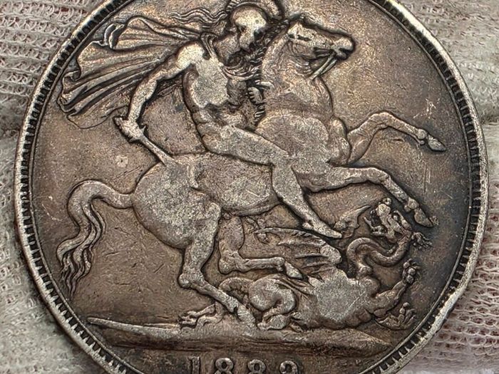 United Kingdom 1889 Silver Crown Queen Victoria Coin