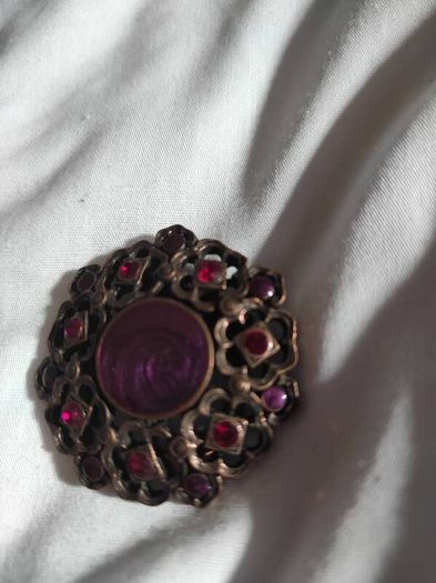 Scarf holder / brooch