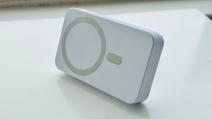 Premium 10000mAh Magnetic Wireless Power Bank with Built-in Cables and Stand - White - Brand New - 15W MagSafe & 22.5W Fast Charge