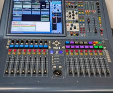 Midas PRO1 Generation III Digital Mixing Console + Flight Case