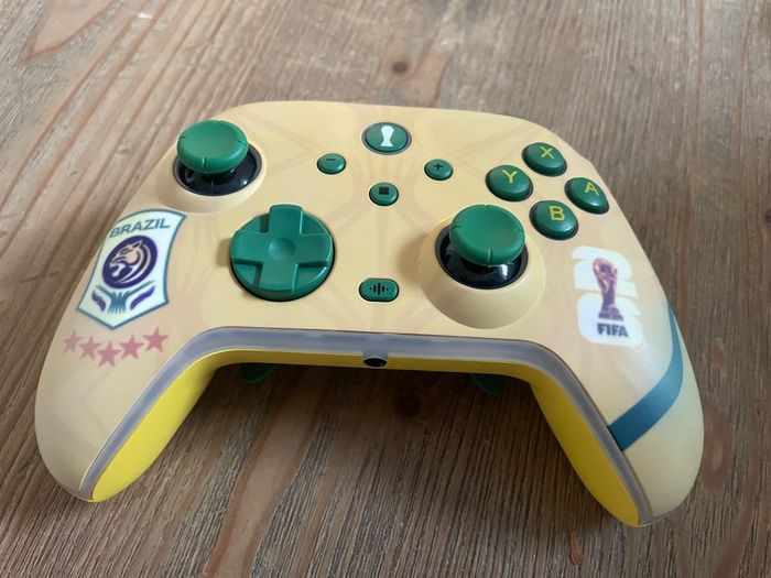 controller  special edition nintendo , PC and Mobile