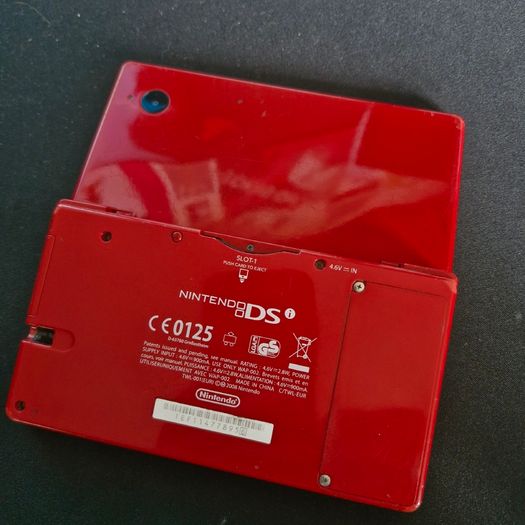 Nintendo DSi Red