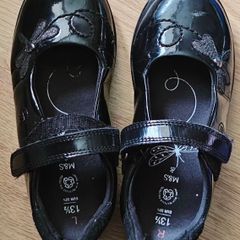 Girl shoes