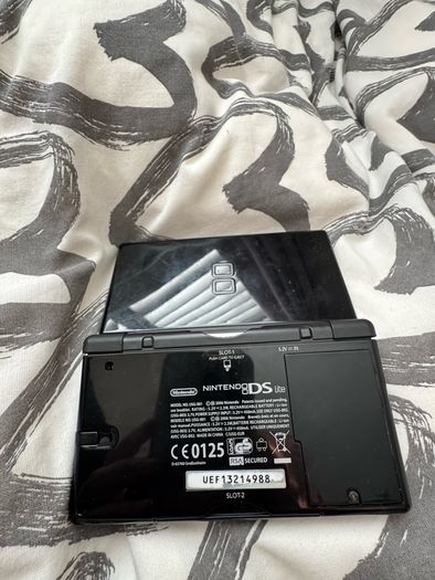 10 DS games w Nintendo ds lite game bundle