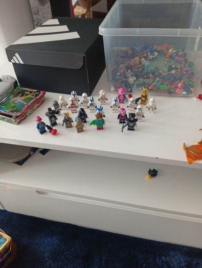 Lego mini figures
