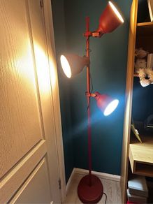 Floor lamp with adjustable lights
