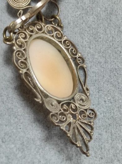 Vintage filigree Cameo shell pendant necklace