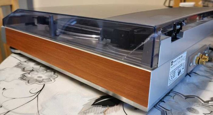 Dual DT 200 Turntable, 33/45 rpm, Full working.