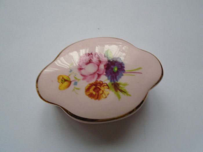 Trinket box, Collectables, Ceramics,