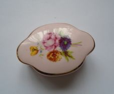 Trinket box, Collectables, Ceramics,