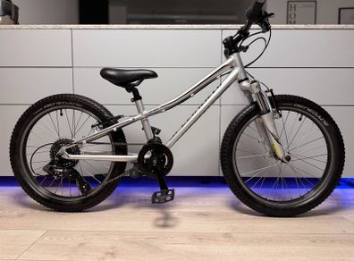 Specialized Hot Rock Kids Bike 20 inch