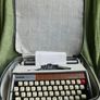 Brother Deluxe 1350 Vintage typewriter (in working order) Image 2