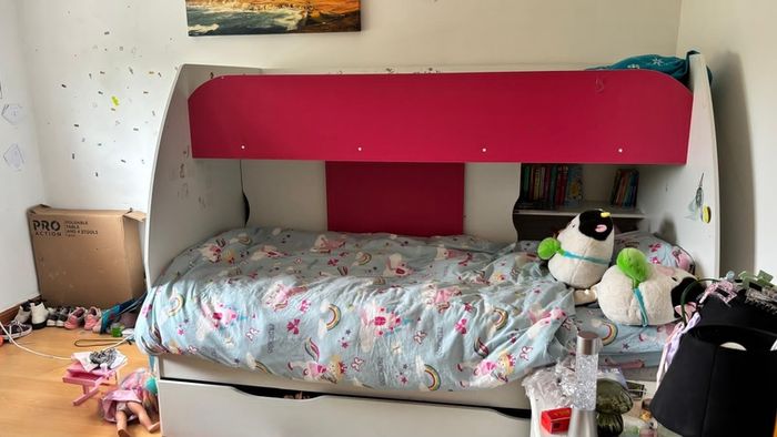 Kids bunk bed with storage drawer and build in bookshelf including two mattresses