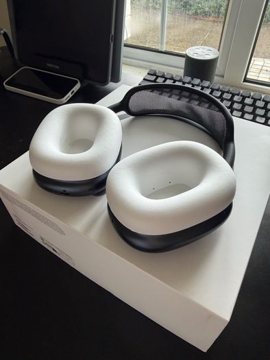 Apple AirPods Max USB-C Headphones Genuine with proof