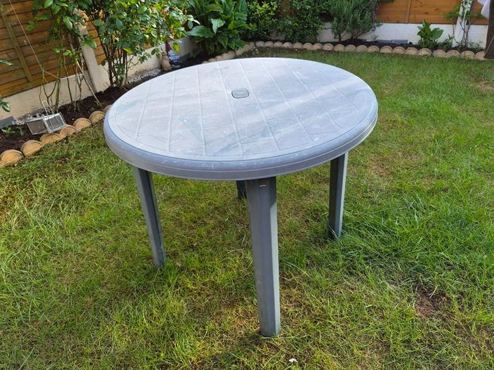 Garden table