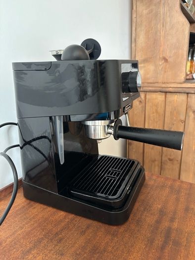 DeLonghi Stilosa Espresso Coffee Machine