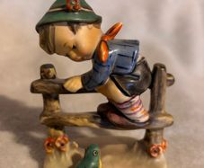 Vintage Goebel Figurine