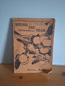 Round The Year Autumn Book