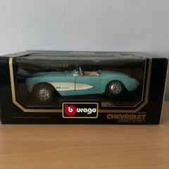 Chevrolet Corvette 1957 1/18 Burago Model Car