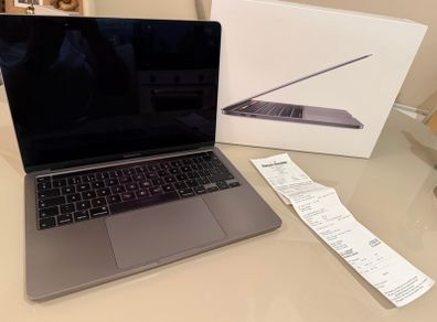 MacBook Pro 13-inch, 2020, Two Thunderbolt 3 ports Touch Bar