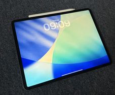 iPad Pro 12.9 3rd Gen 64GB | Apple Pencil 2 | WIFI + Cellular | Complete | Excellent Condition