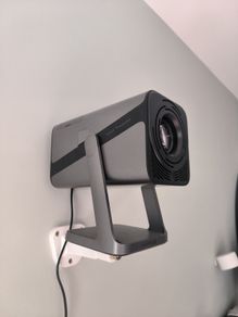 iWimius Projector with Pull Down Screen