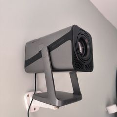 iWimius Projector with Pull Down Screen