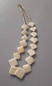 NECKLACE - Vintage - Carved Bone - Ivory Colour
