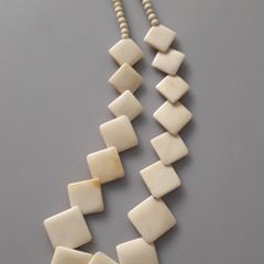 NECKLACE - Vintage - Carved Bone - Ivory Colour