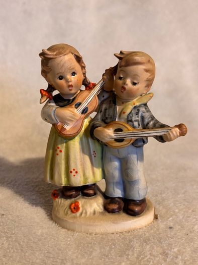 Vintage Hummel Figurine