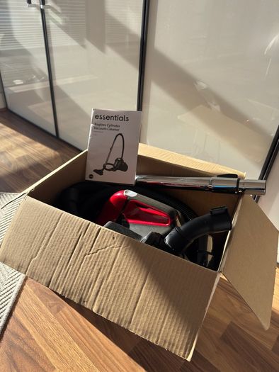 ESSENTIALS C700VC18 Cylinder Bagless Vacuum Cleaner
