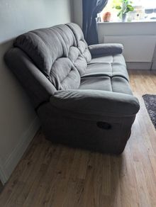 Sofa 3 seater recliner with 2 recliner armchairs.