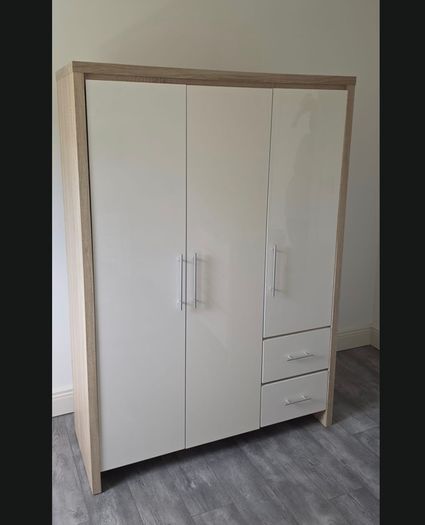 3-Piece Bedroom Furniture Set