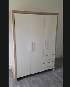3-Piece Bedroom Furniture Set
