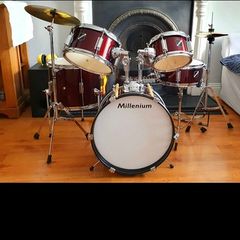 Millenium Focus Junior Drum Set Red
