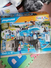 Playmobil 70537 Family Fun Day at the Aquarium & Penguin Enclosure Set