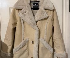 Hollister cream faux-shearling jacket