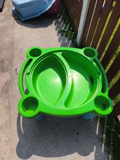 sand and water table, free to collect