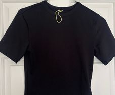 H&M black gym top size S with Drymove