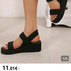 Ladies Sandals.  Very light Size 5-6