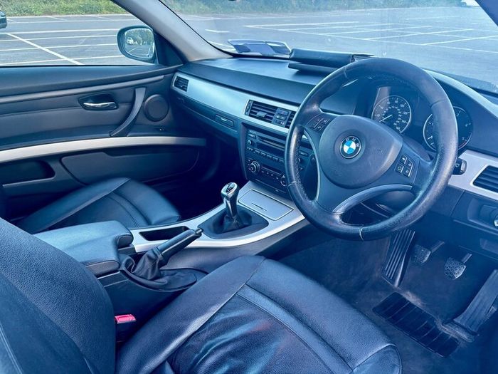 Bmw 320d Coupe (e92 Se Highline) Manual