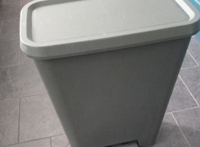 Kitchen bin