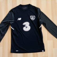 Republic Of Ireland New Balance Jersey Size Age 9/10 Years