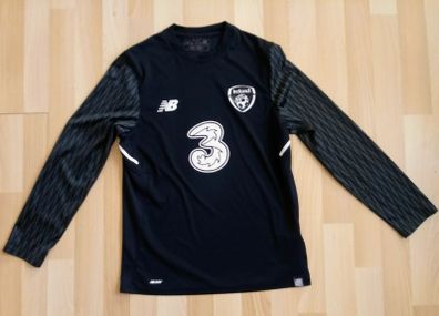 Republic Of Ireland New Balance Jersey Size Age 9/10 Years