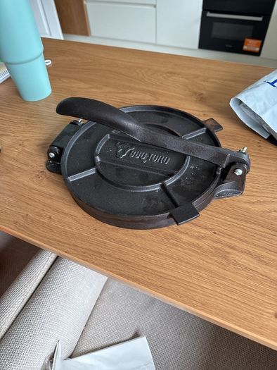Tortilla press
