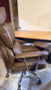 Desk table + office chair