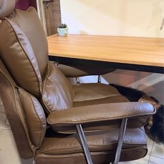 Desk table + office chair