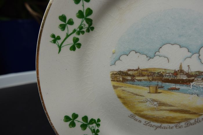 Vintage Souvenir Plate Arklow Pottery Republic of Ireland, Dun Laoghaire (Set)