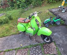 FOUND!!!!!    Vespa- STOLEN  please inform me if you see this. Restored from broken, devo
